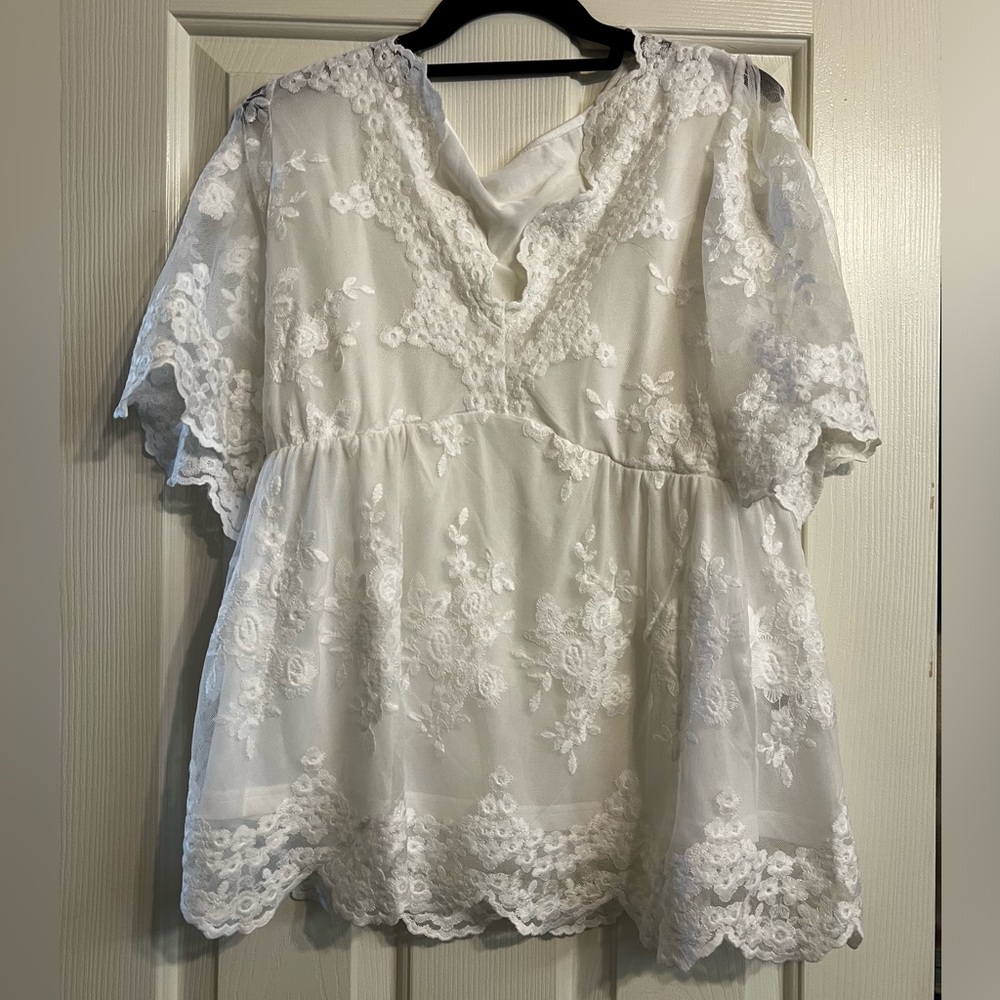 NWOT Emery Rose white lace top